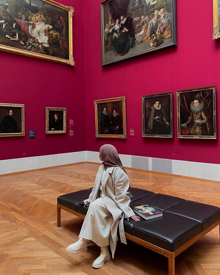 Passionnée par l’art et la créativité.
